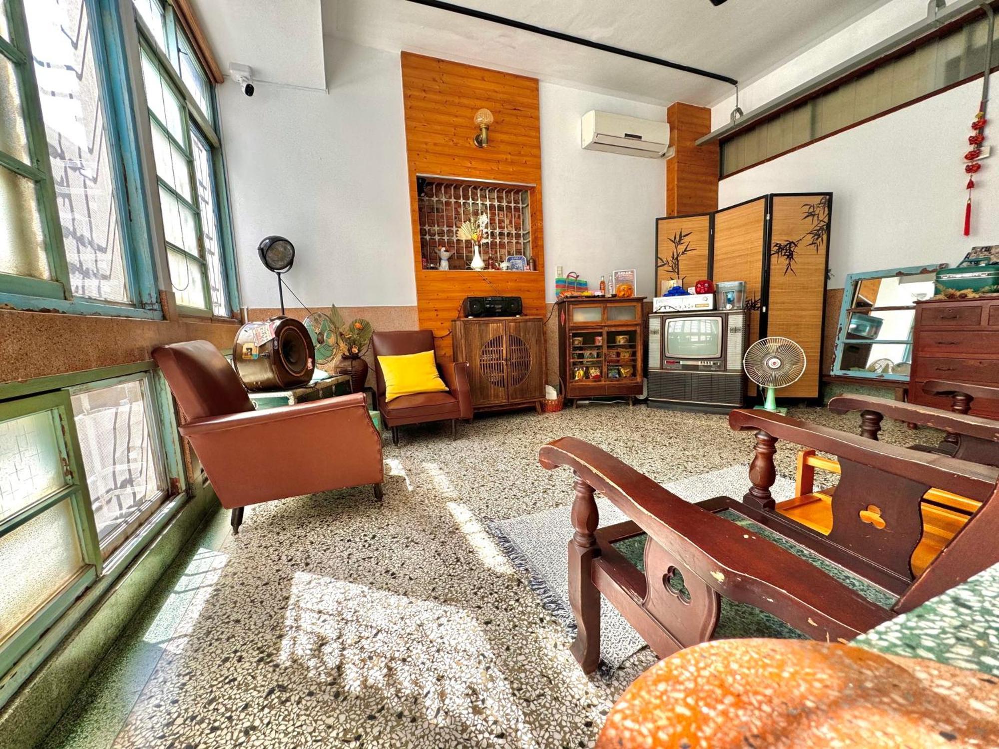 辣虎邸家 Love Here Tainan Exterior foto
